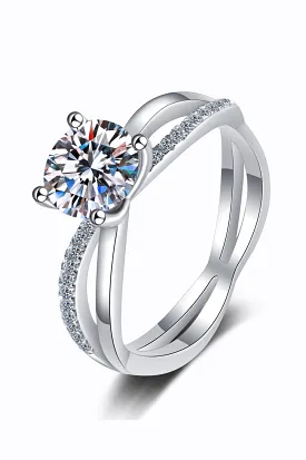 1 Ct Moissanite Crisscross Split Shank Ring