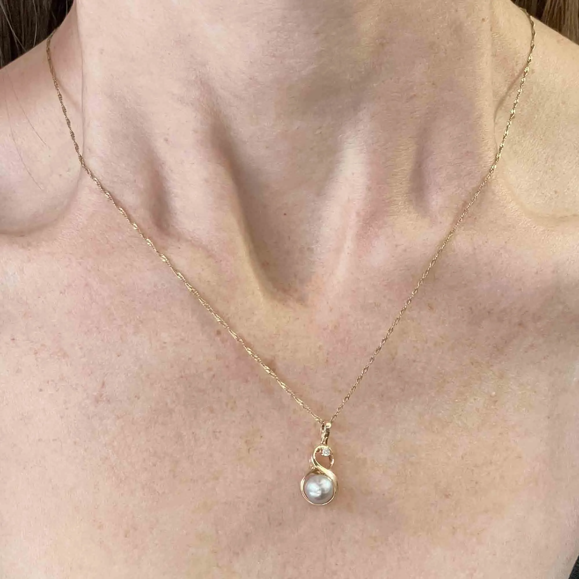 14K Gold Gray Pearl Diamond Pendant Necklace