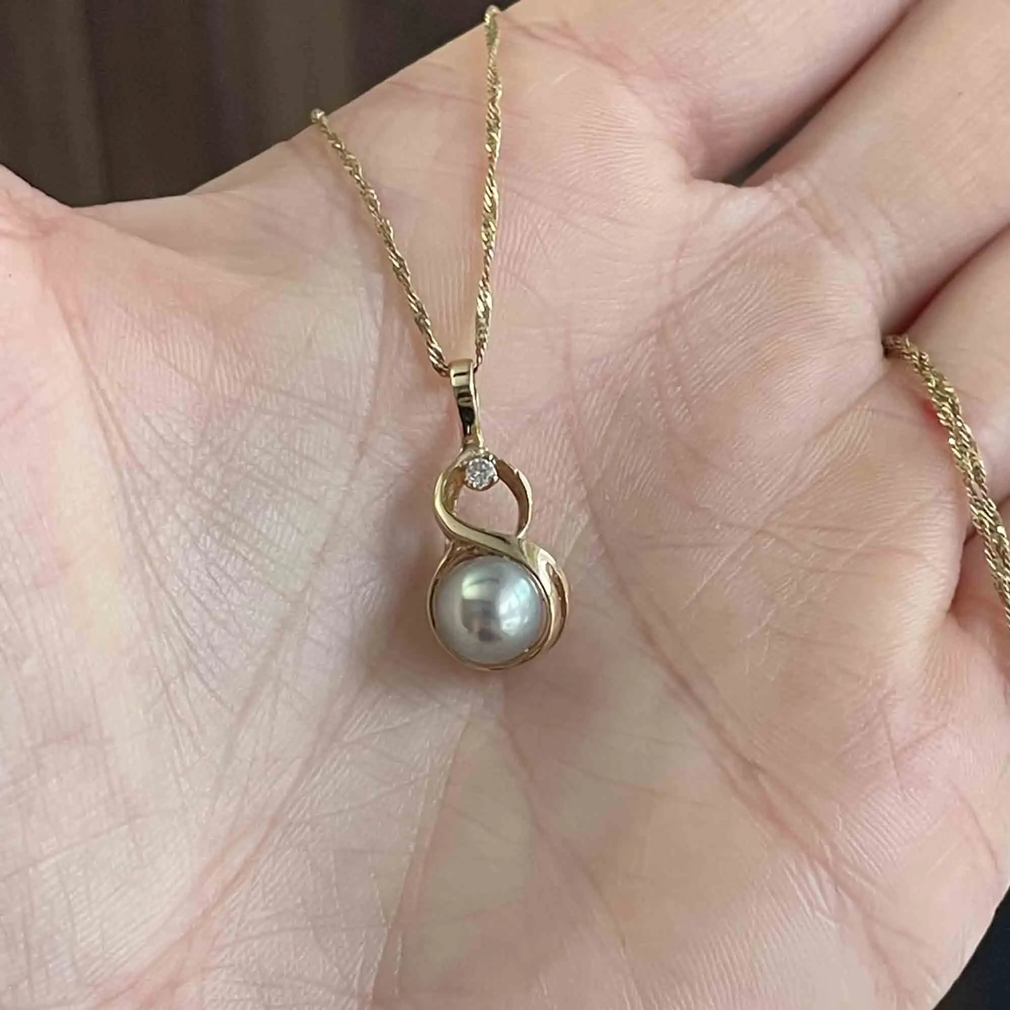 14K Gold Gray Pearl Diamond Pendant Necklace