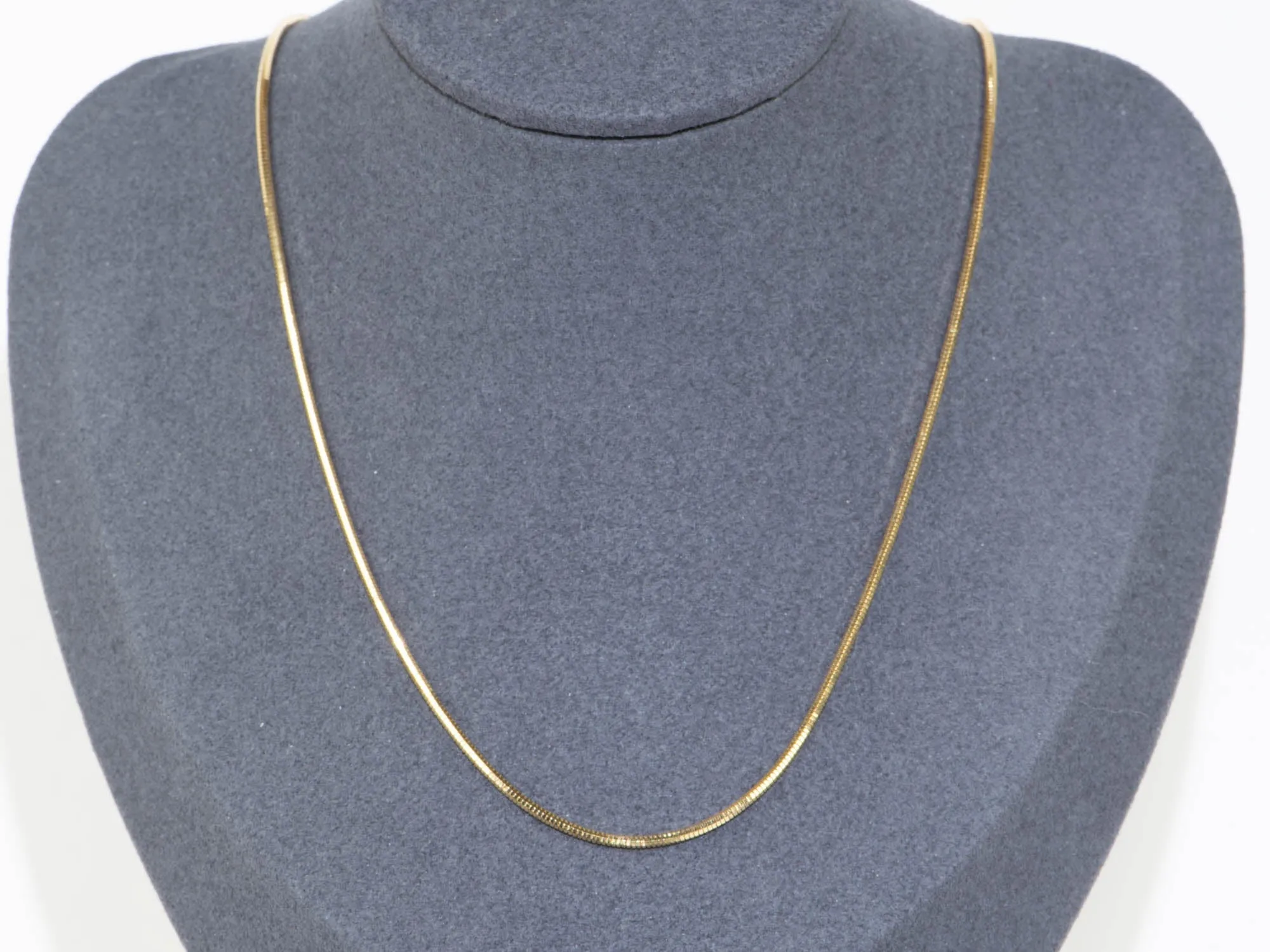 18K Gold Slinky Snake Chain Adjustable Sliding Necklace 6.54g R4601