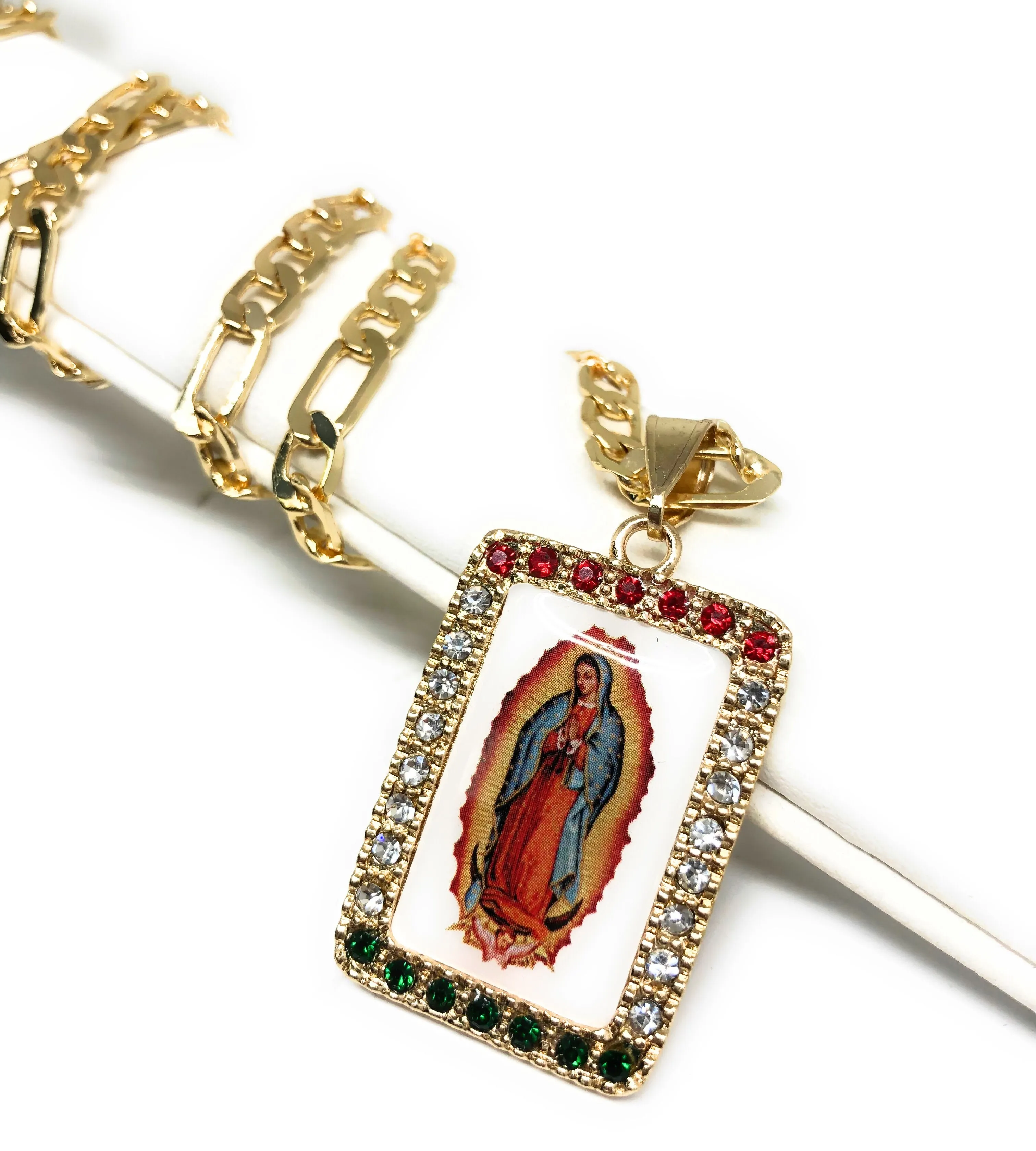 Gold Plated Virgin Mary Pendant Necklace Figaro 26 Virgen de Guadalupe Medalla Oro Laminado