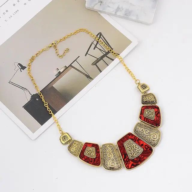 Necklace Queen Hevaria (6 Colors)