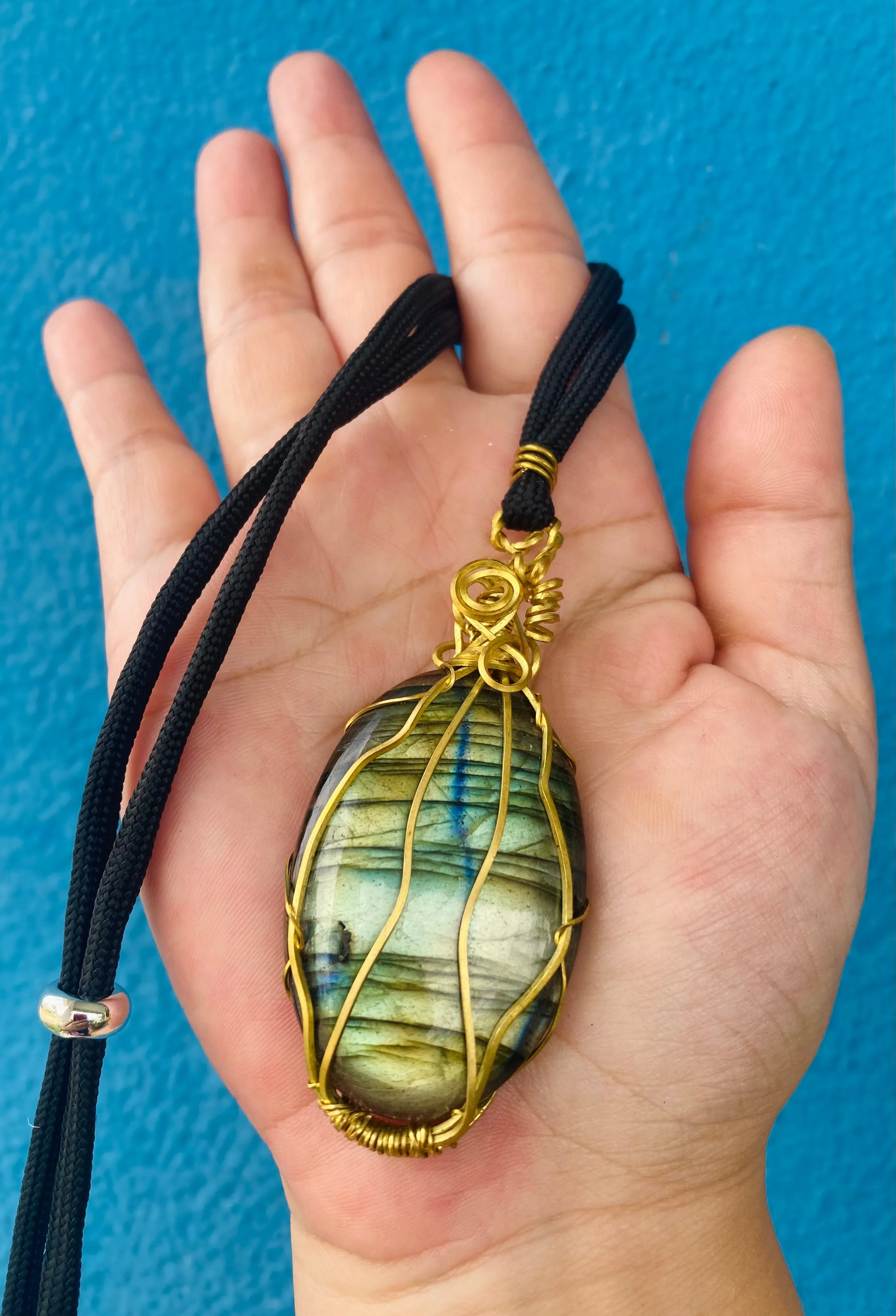 Tigrasa Labradorite Pendant