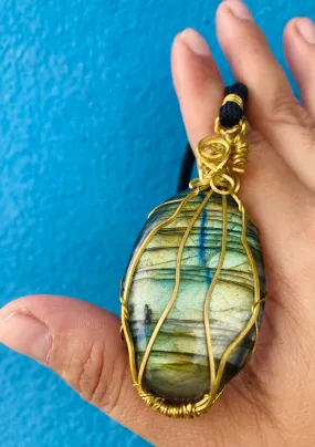 Tigrasa Labradorite Pendant