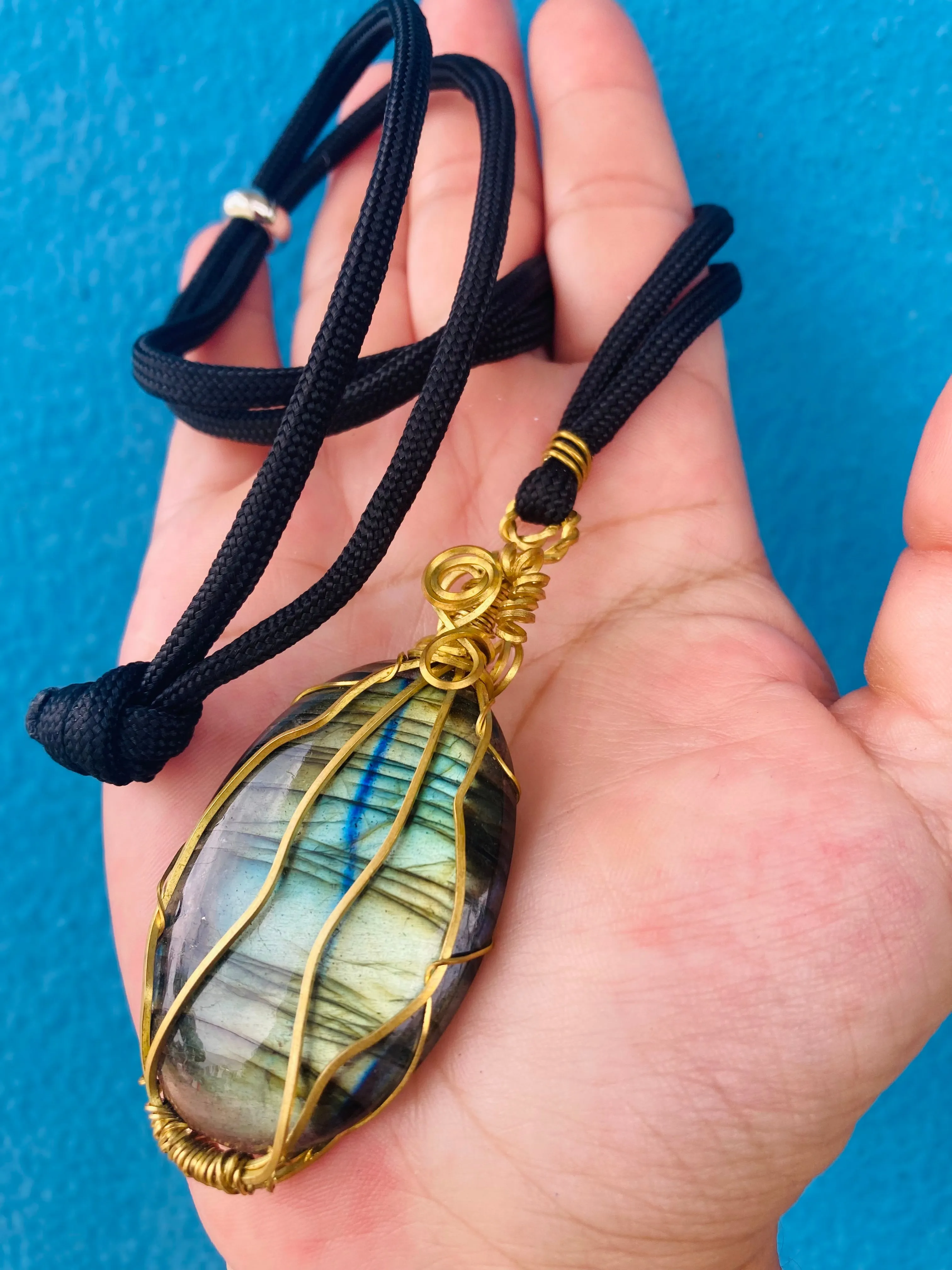 Tigrasa Labradorite Pendant