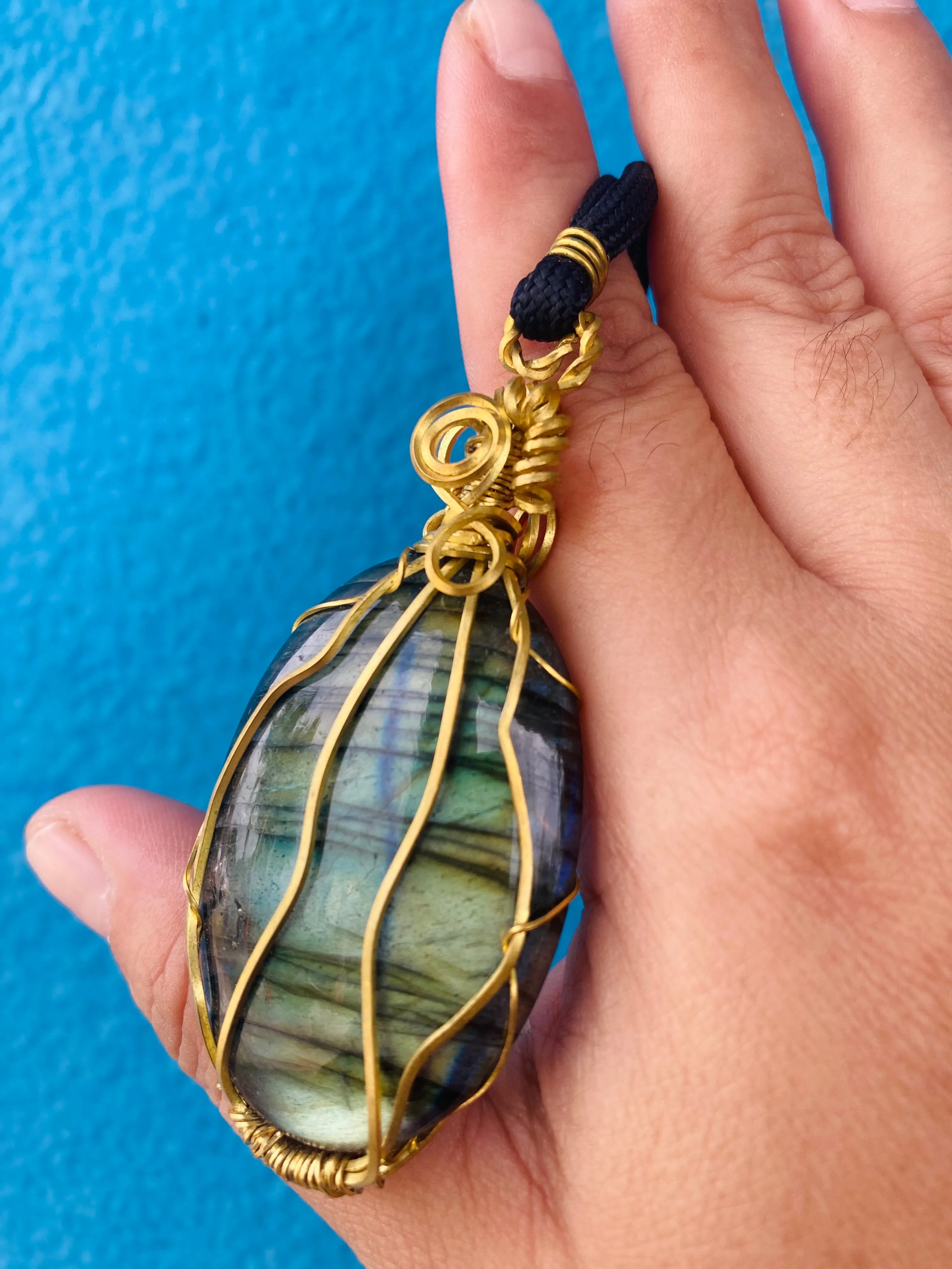 Tigrasa Labradorite Pendant