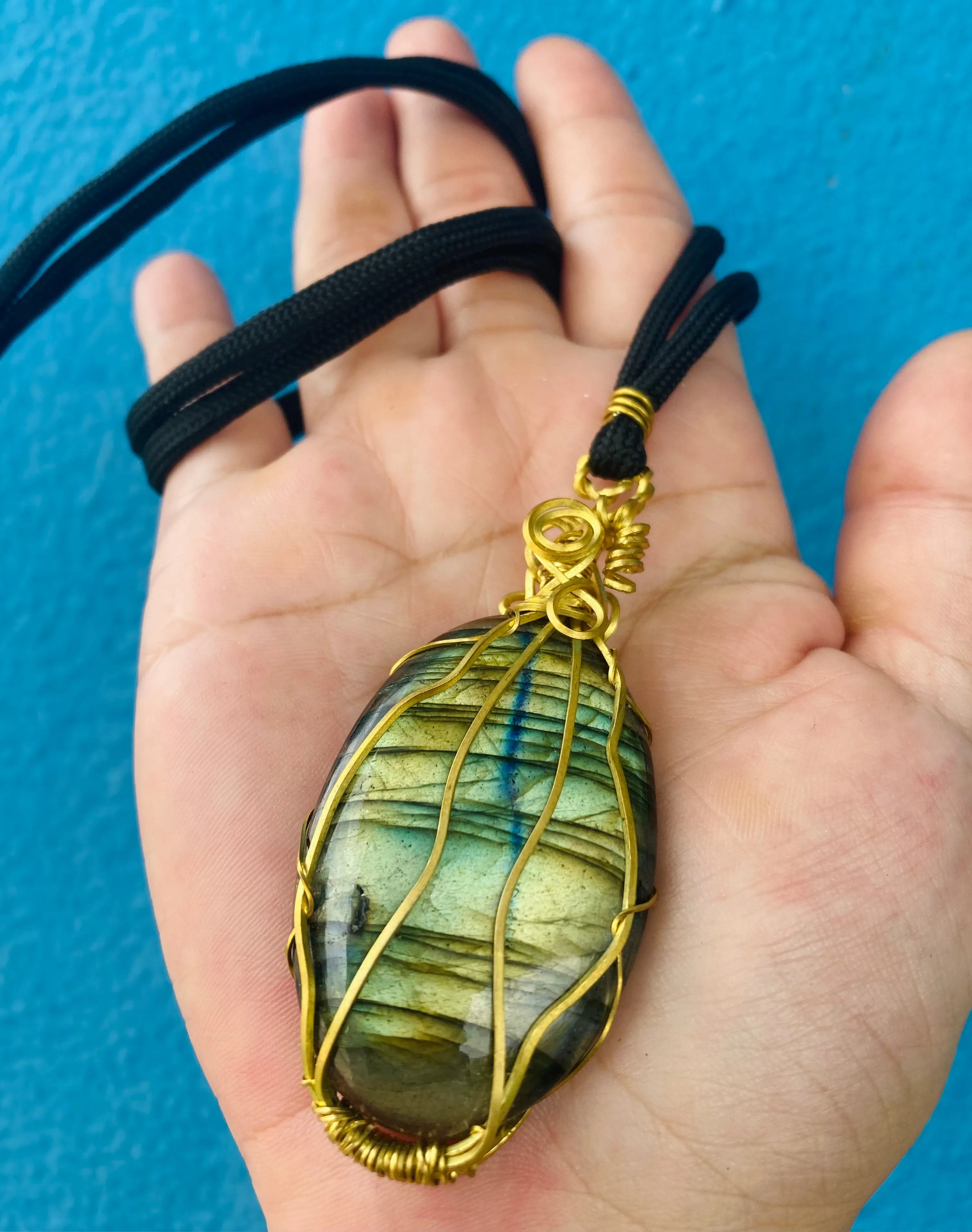 Tigrasa Labradorite Pendant