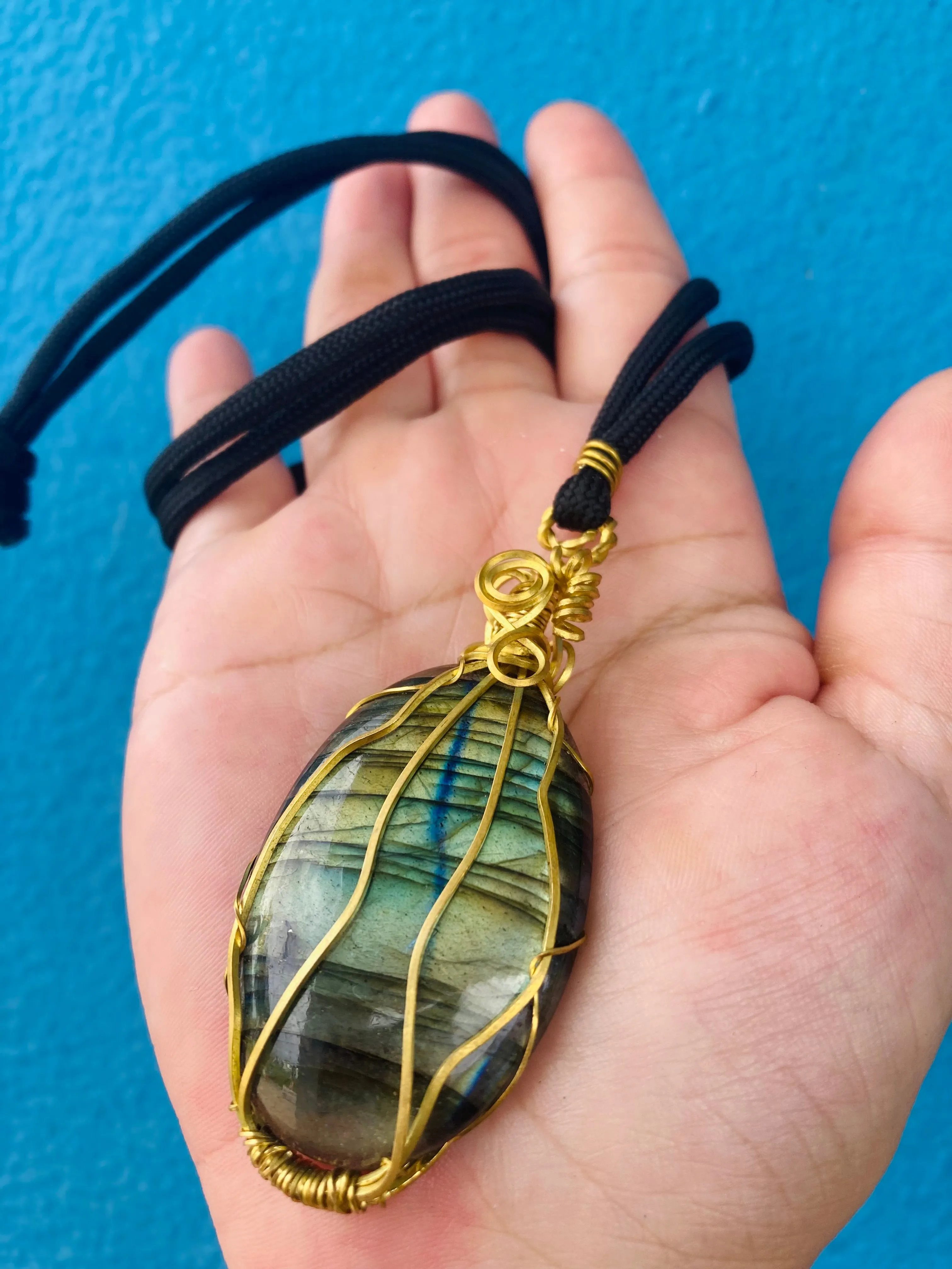 Tigrasa Labradorite Pendant