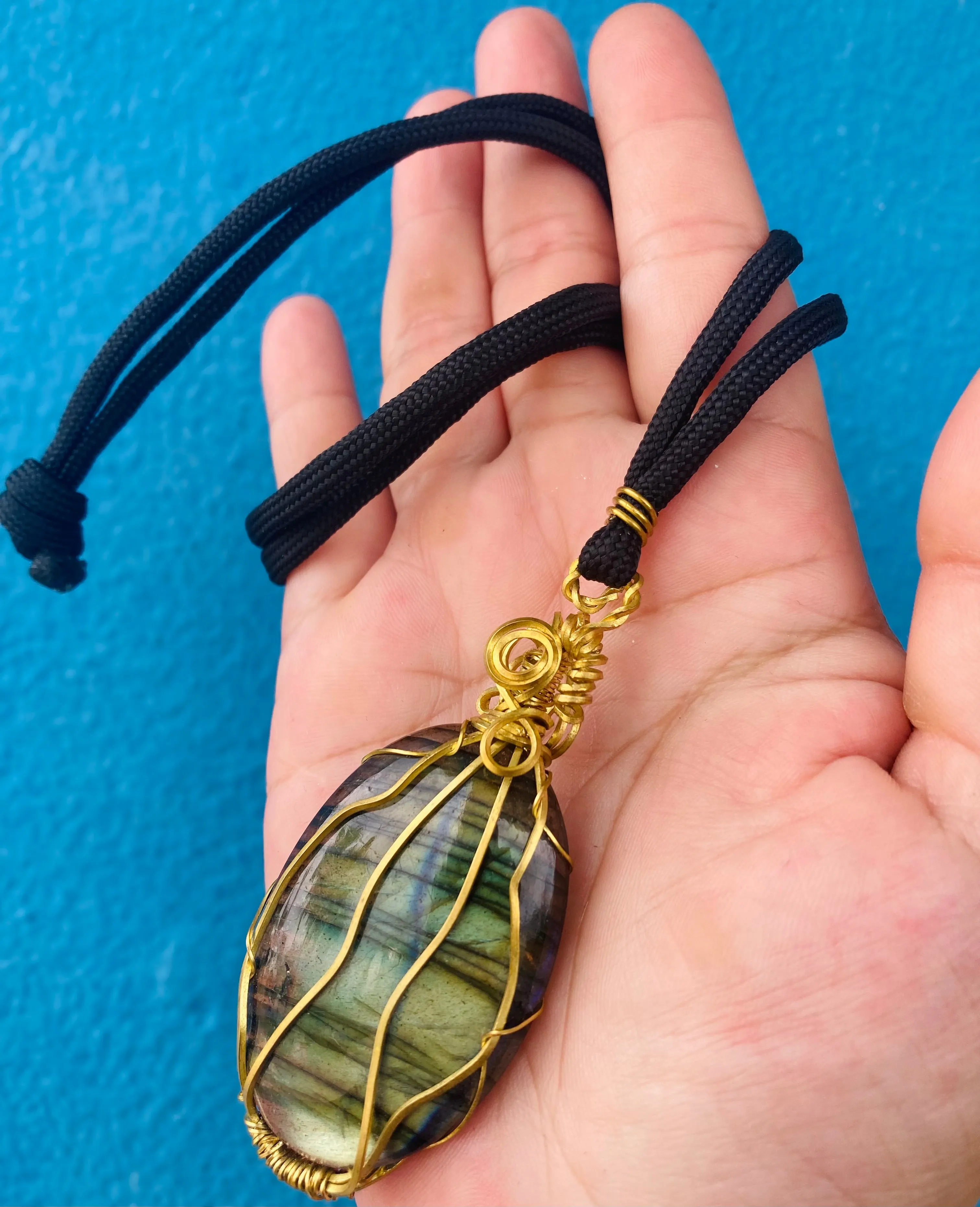 Tigrasa Labradorite Pendant